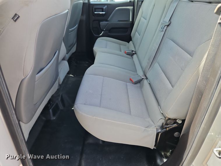 image for item EI8856 2015 Chevrolet Silverado 2500HD Double Cab pickup truck