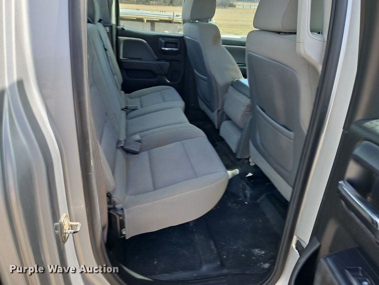 image for item EI8856 2015 Chevrolet Silverado 2500HD Double Cab pickup truck