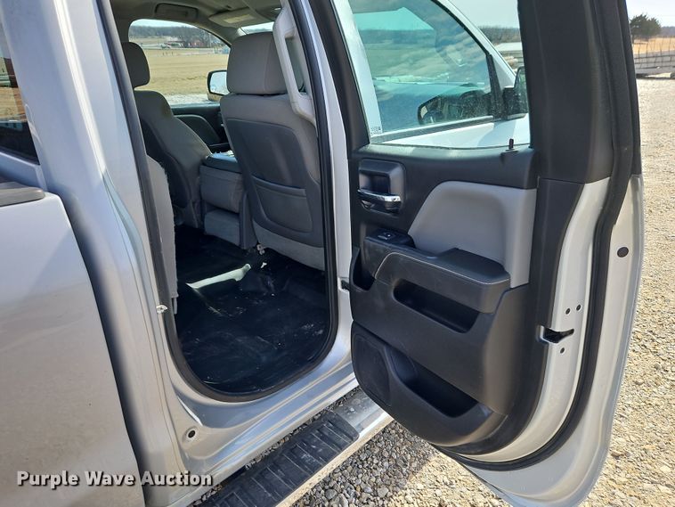 image for item EI8856 2015 Chevrolet Silverado 2500HD Double Cab pickup truck