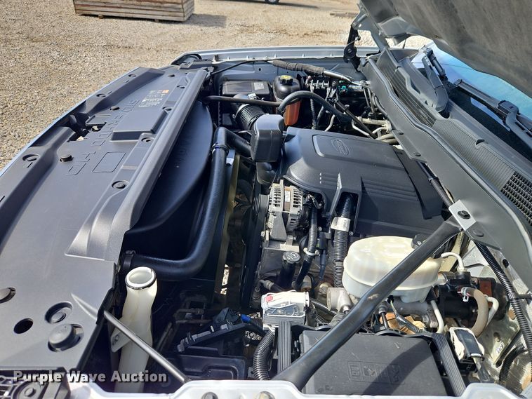 image for item EI8856 2015 Chevrolet Silverado 2500HD Double Cab pickup truck