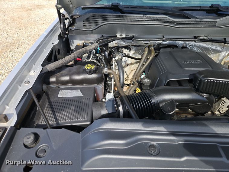 image for item EI8856 2015 Chevrolet Silverado 2500HD Double Cab pickup truck