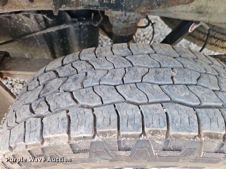 image for item EI8856 2015 Chevrolet Silverado 2500HD Double Cab pickup truck