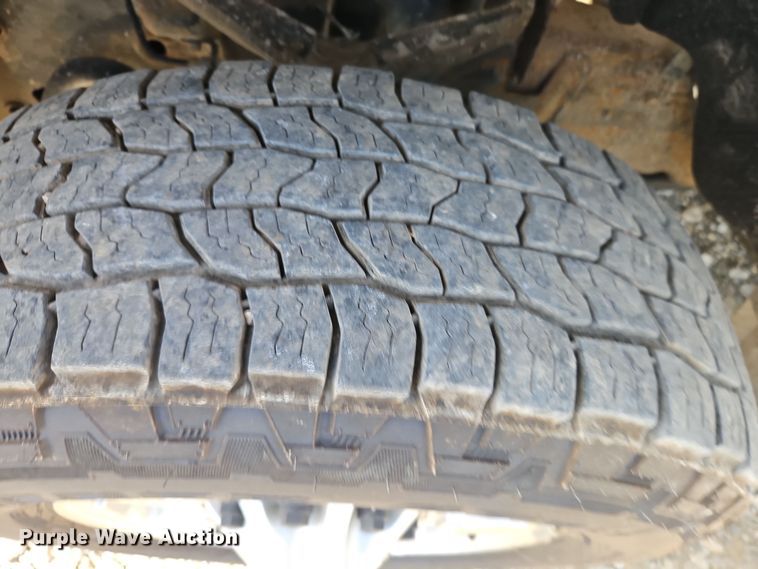 image for item EI8856 2015 Chevrolet Silverado 2500HD Double Cab pickup truck