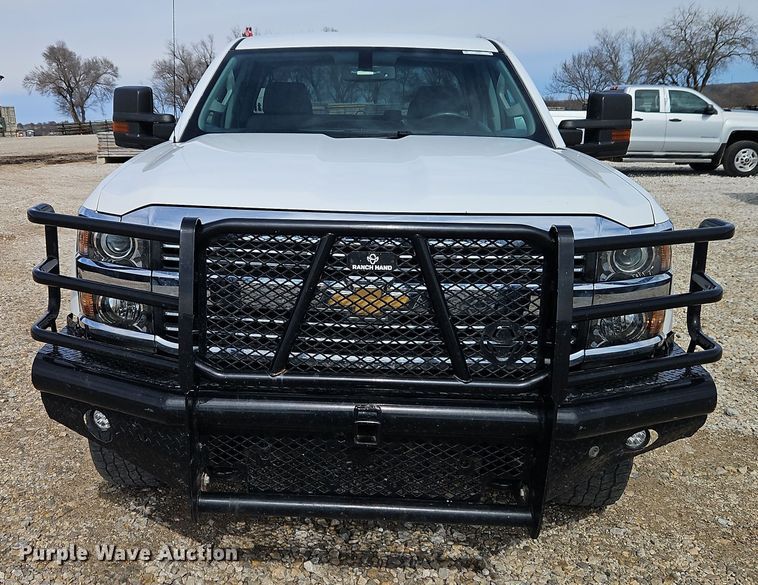 image for item EI8857 2016 Chevrolet Silverado 2500HD Double Cab pickup truck