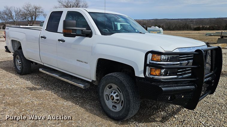 image for item EI8857 2016 Chevrolet Silverado 2500HD Double Cab pickup truck