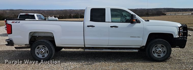 image for item EI8857 2016 Chevrolet Silverado 2500HD Double Cab pickup truck