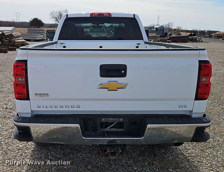 image for item EI8857 2016 Chevrolet Silverado 2500HD Double Cab pickup truck