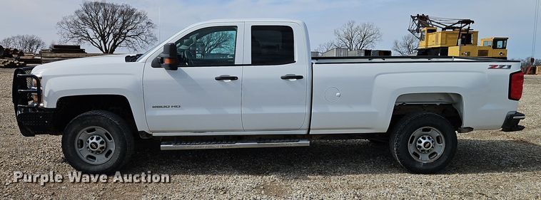 image for item EI8857 2016 Chevrolet Silverado 2500HD Double Cab pickup truck