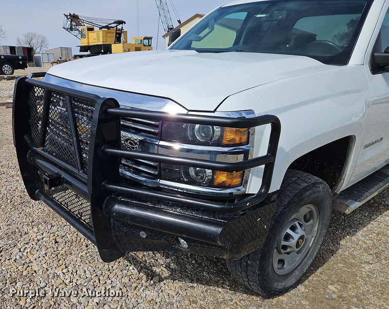 image for item EI8857 2016 Chevrolet Silverado 2500HD Double Cab pickup truck