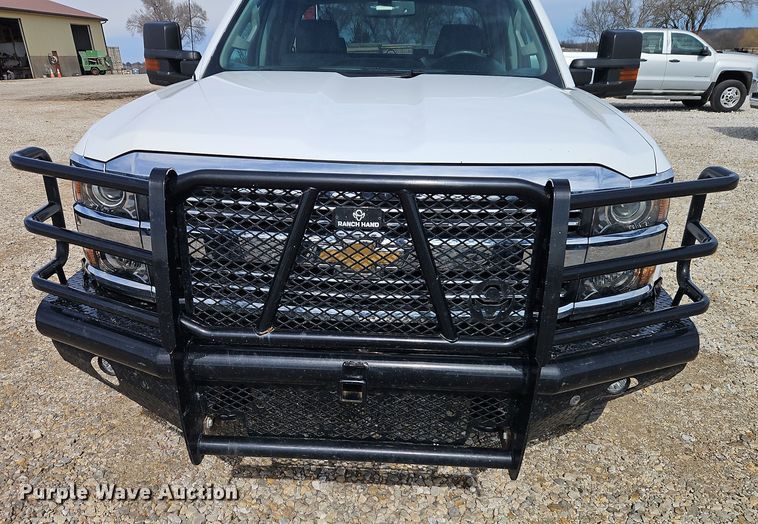 image for item EI8857 2016 Chevrolet Silverado 2500HD Double Cab pickup truck