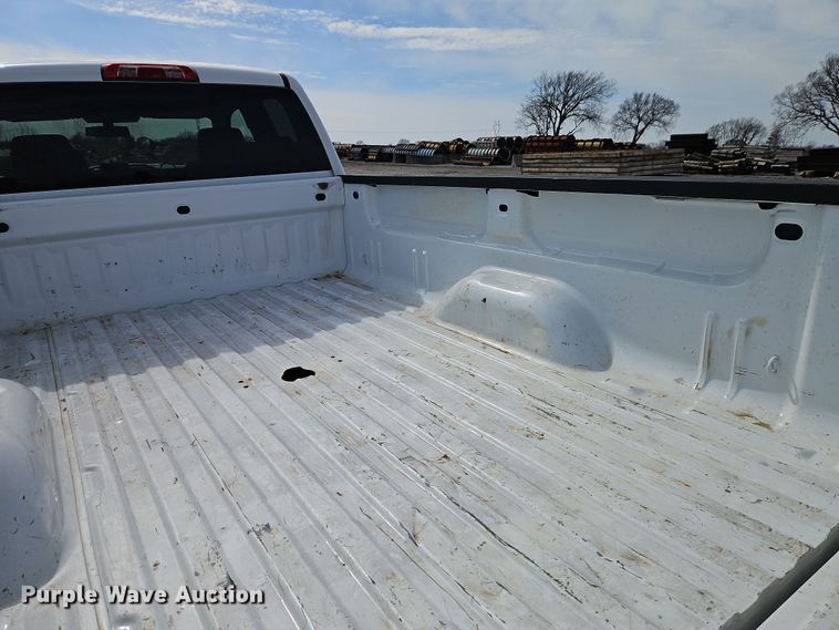 image for item EI8857 2016 Chevrolet Silverado 2500HD Double Cab pickup truck