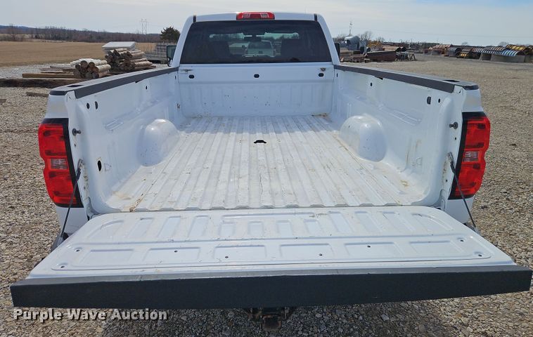 image for item EI8857 2016 Chevrolet Silverado 2500HD Double Cab pickup truck