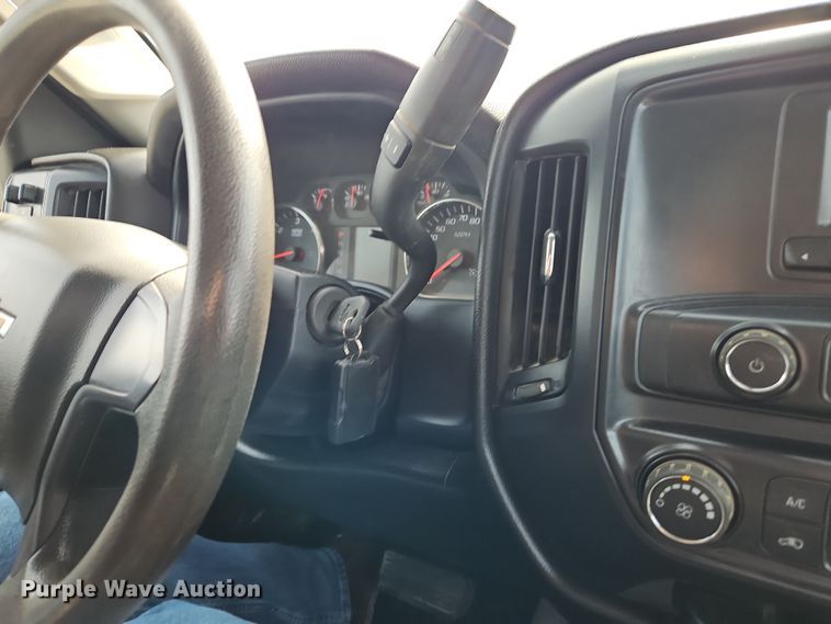 image for item EI8857 2016 Chevrolet Silverado 2500HD Double Cab pickup truck