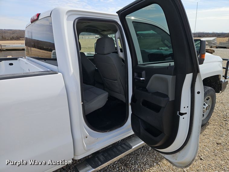 image for item EI8857 2016 Chevrolet Silverado 2500HD Double Cab pickup truck