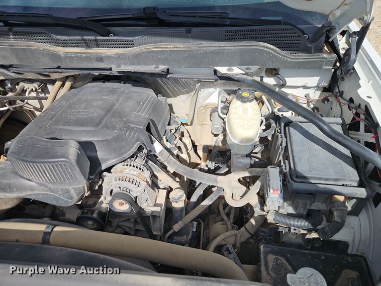 image for item EI8857 2016 Chevrolet Silverado 2500HD Double Cab pickup truck