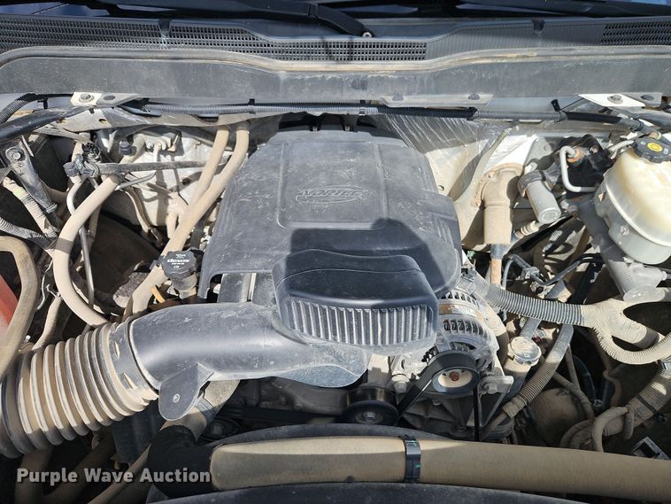 image for item EI8857 2016 Chevrolet Silverado 2500HD Double Cab pickup truck