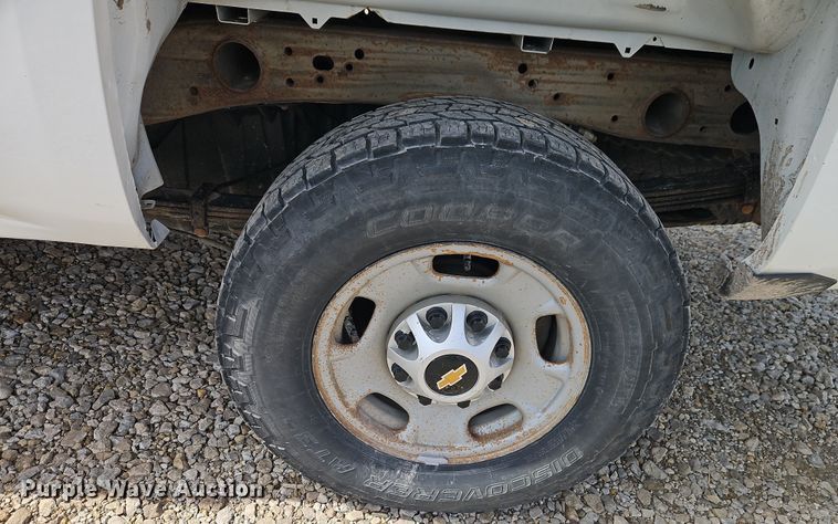 image for item EI8857 2016 Chevrolet Silverado 2500HD Double Cab pickup truck