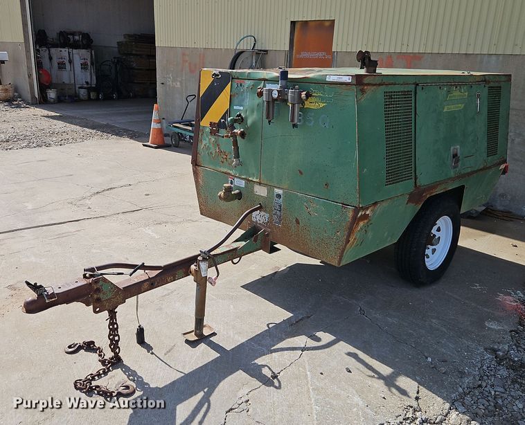 image for item EI8858 Sullair air compressor