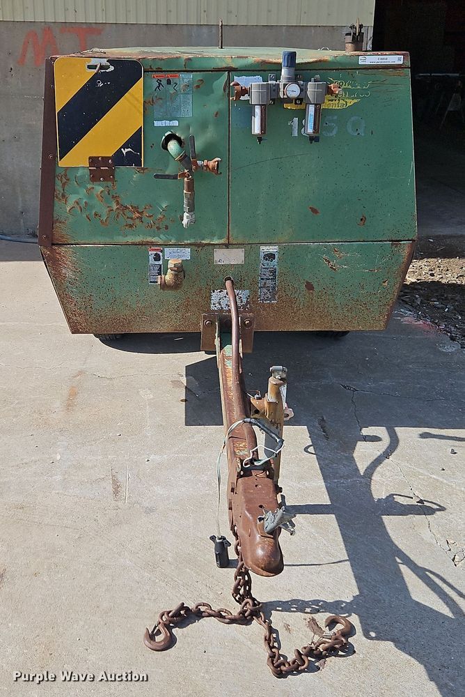 image for item EI8858 Sullair air compressor