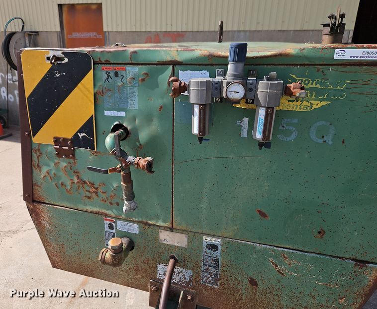 image for item EI8858 Sullair air compressor