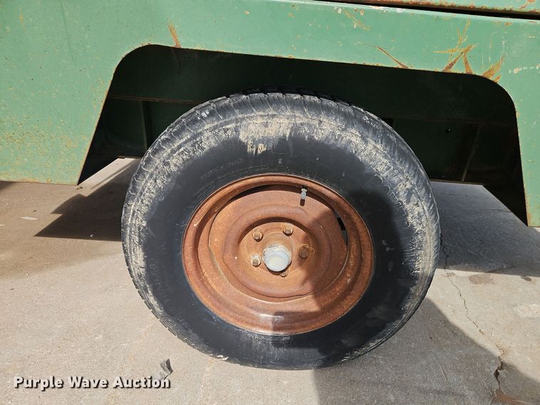 image for item EI8858 Sullair air compressor