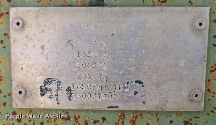 image for item EI8858 Sullair air compressor