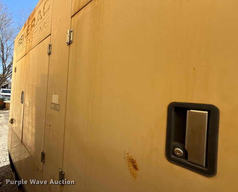 image for item EJ3519 2003 Generac MD0600 generator