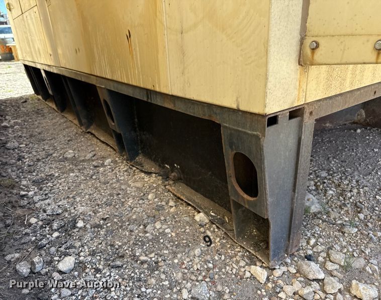 image for item EJ3519 2003 Generac MD0600 generator