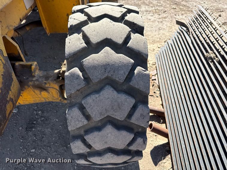 image for item EJ3520 2005 JCB 930 forklift