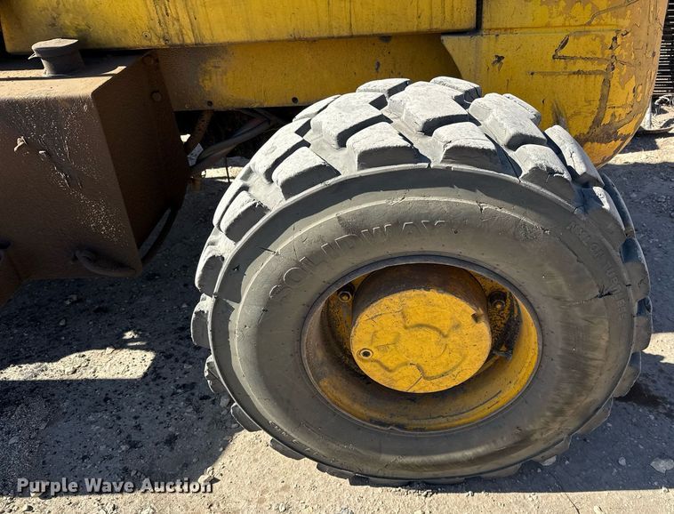 image for item EJ3520 2005 JCB 930 forklift