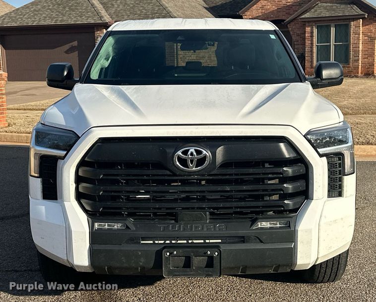 image for item EK0372 2022 Toyota Tundra SR5 CrewMax pickup truck