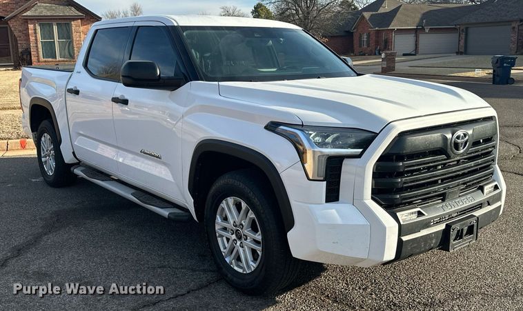 image for item EK0372 2022 Toyota Tundra SR5 CrewMax pickup truck