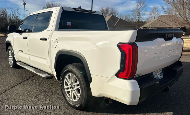 image for item EK0372 2022 Toyota Tundra SR5 CrewMax pickup truck