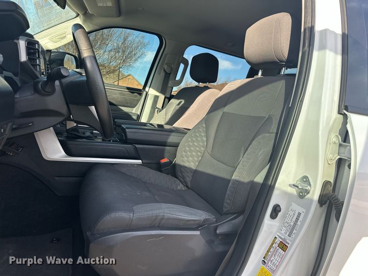 image for item EK0372 2022 Toyota Tundra SR5 CrewMax pickup truck