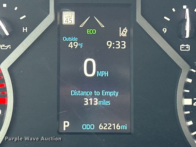 image for item EK0372 2022 Toyota Tundra SR5 CrewMax pickup truck