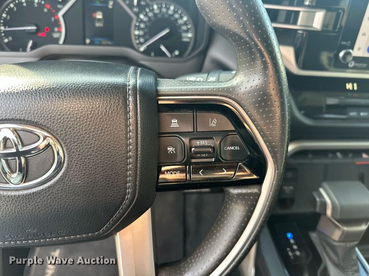 image for item EK0372 2022 Toyota Tundra SR5 CrewMax pickup truck