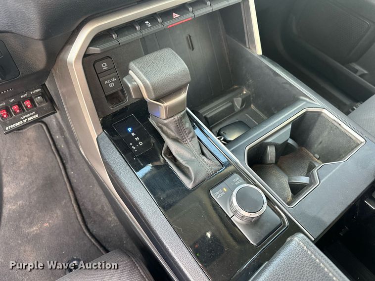 image for item EK0372 2022 Toyota Tundra SR5 CrewMax pickup truck