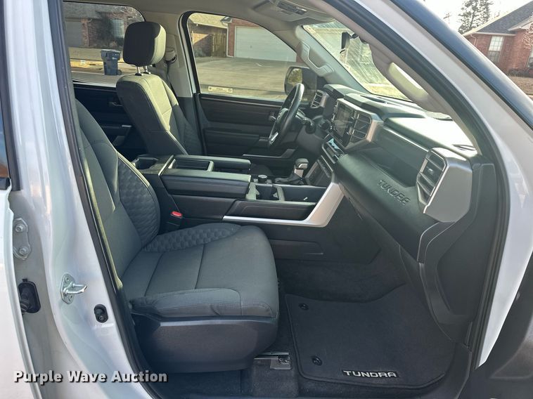 image for item EK0372 2022 Toyota Tundra SR5 CrewMax pickup truck