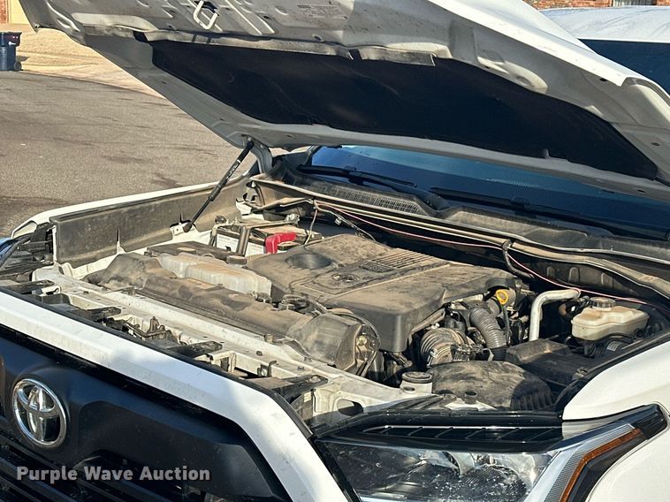 image for item EK0372 2022 Toyota Tundra SR5 CrewMax pickup truck