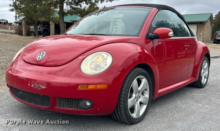 image for item EK0438 2006 Volkswagen New Beetle convertible