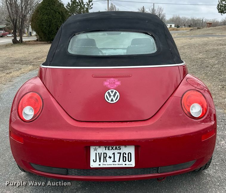 image for item EK0438 2006 Volkswagen New Beetle convertible