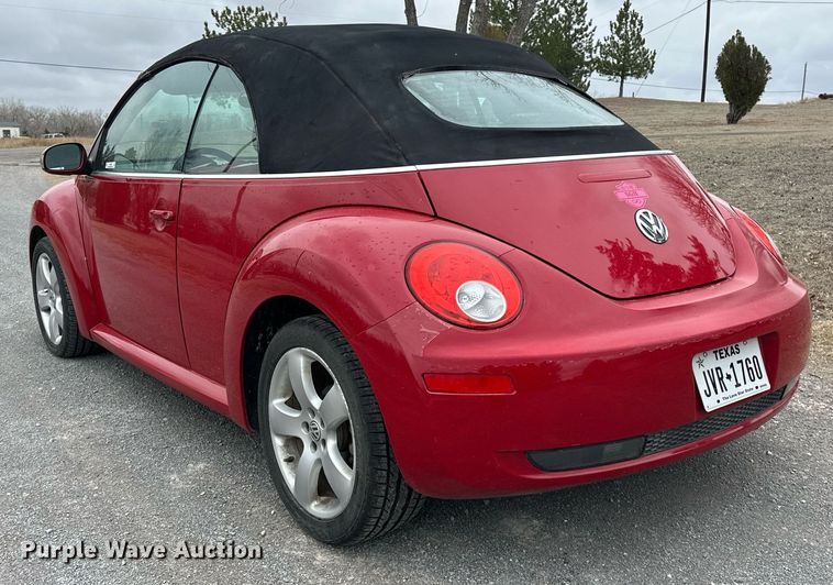 image for item EK0438 2006 Volkswagen New Beetle convertible