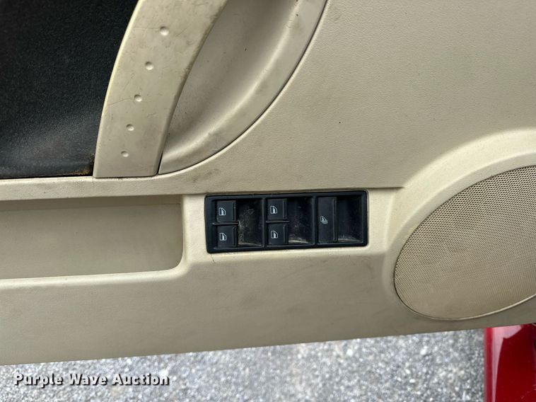 image for item EK0438 2006 Volkswagen New Beetle convertible