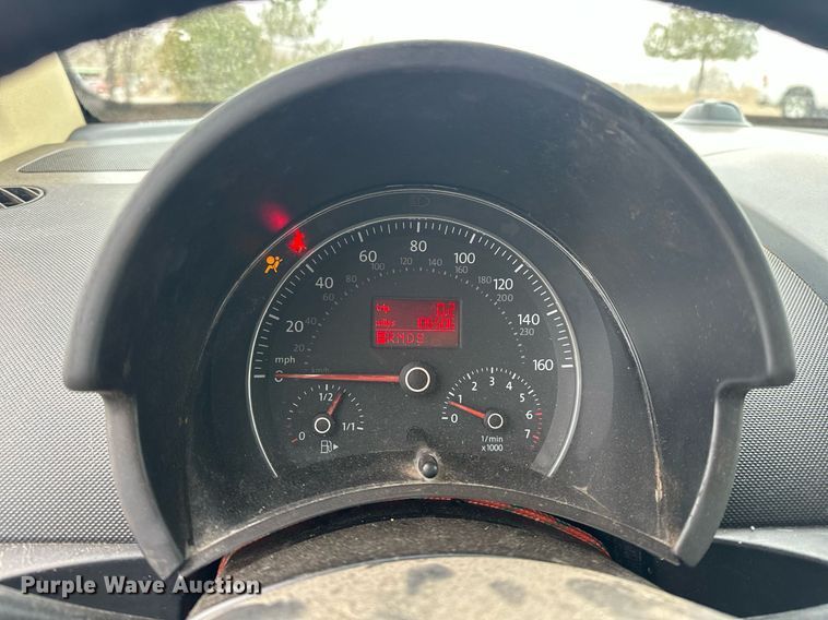 image for item EK0438 2006 Volkswagen New Beetle convertible