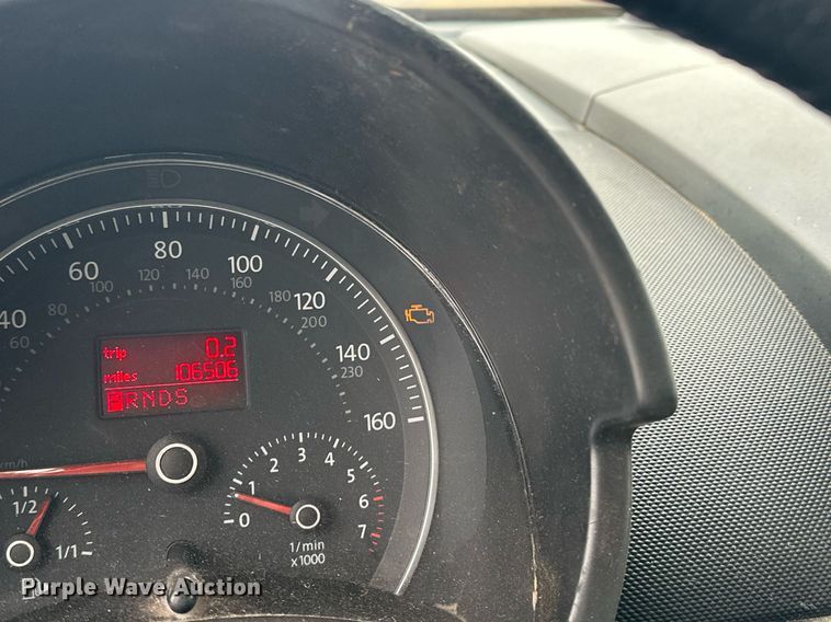 image for item EK0438 2006 Volkswagen New Beetle convertible