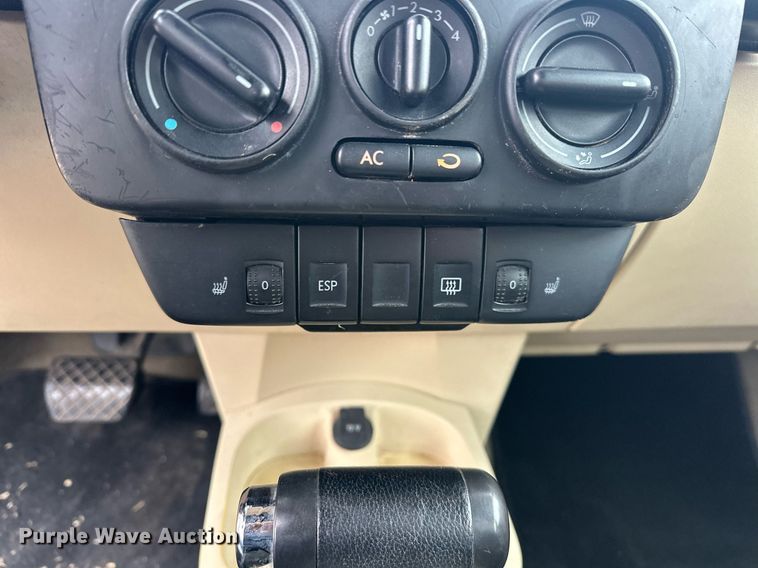 image for item EK0438 2006 Volkswagen New Beetle convertible