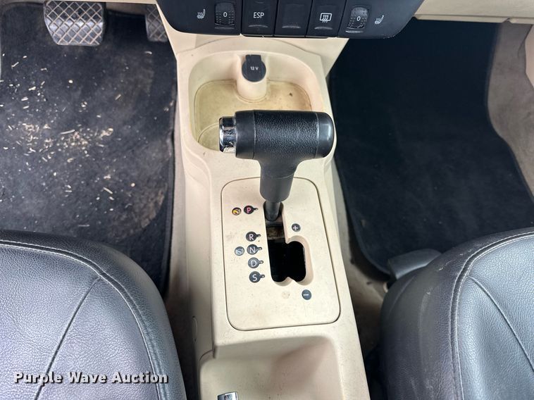 image for item EK0438 2006 Volkswagen New Beetle convertible