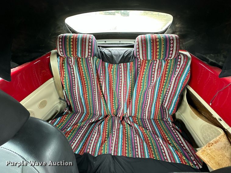 image for item EK0438 2006 Volkswagen New Beetle convertible