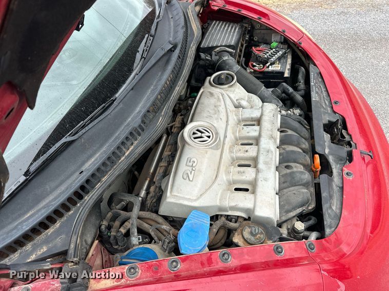 image for item EK0438 2006 Volkswagen New Beetle convertible