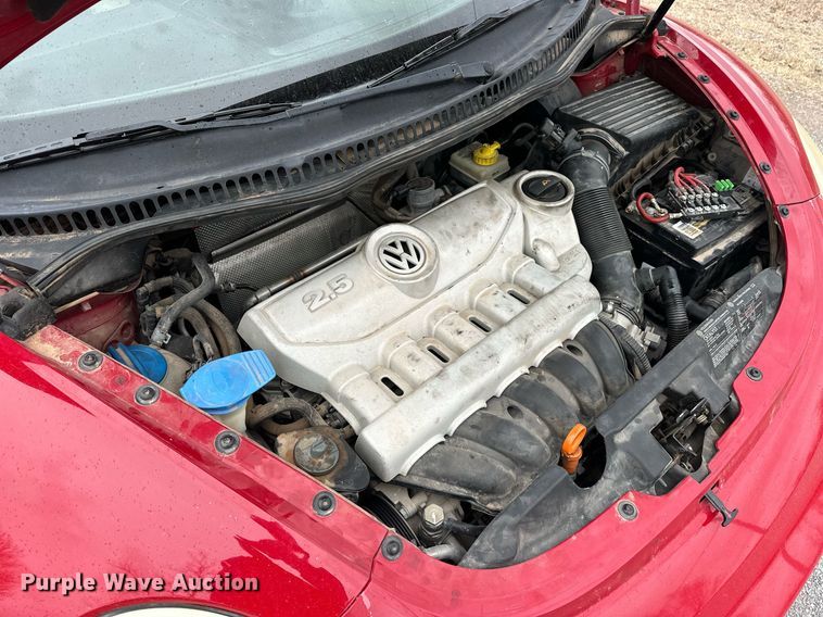 image for item EK0438 2006 Volkswagen New Beetle convertible